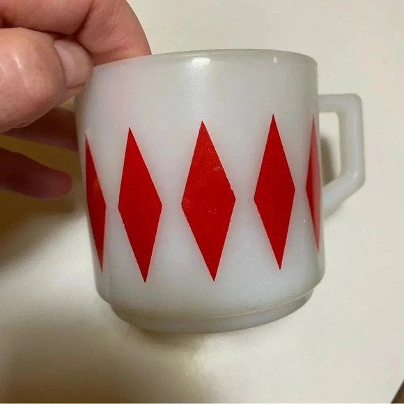 SOLD Vintage Fire King Anchor Hocking Mug Milk Glass Harlequin Red Diamond USA - Picture 8 of 8